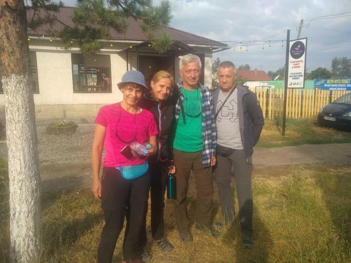 Tuenduek Guest House, Karakol Buitenkant foto